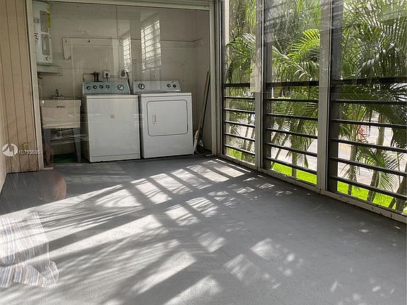 4th image of 20381 NE 30th Ave APT 224-7
