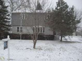34869 W Jefferson Ave, Brownstown, MI 48173