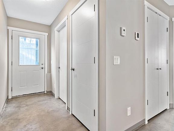 3rd image of 204 6th Ave