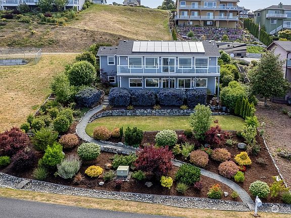 3rd image of 243 Arbor Terrace