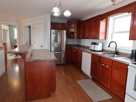 5th image of 83 Old Cardigan Rd