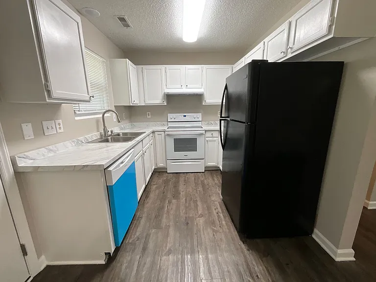 2709 Ingleside Dr — Photo 16