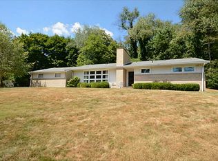 55 Locust Ln, Pittsburgh, PA 15238