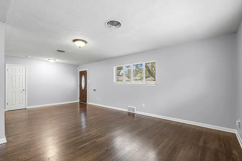 3 bed, 2.0 bath, 1614 sqft, $3,500 — Photo 4