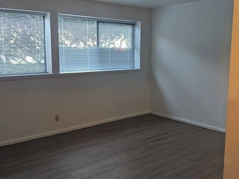 4618 Fremont Ave N — Photo 24
