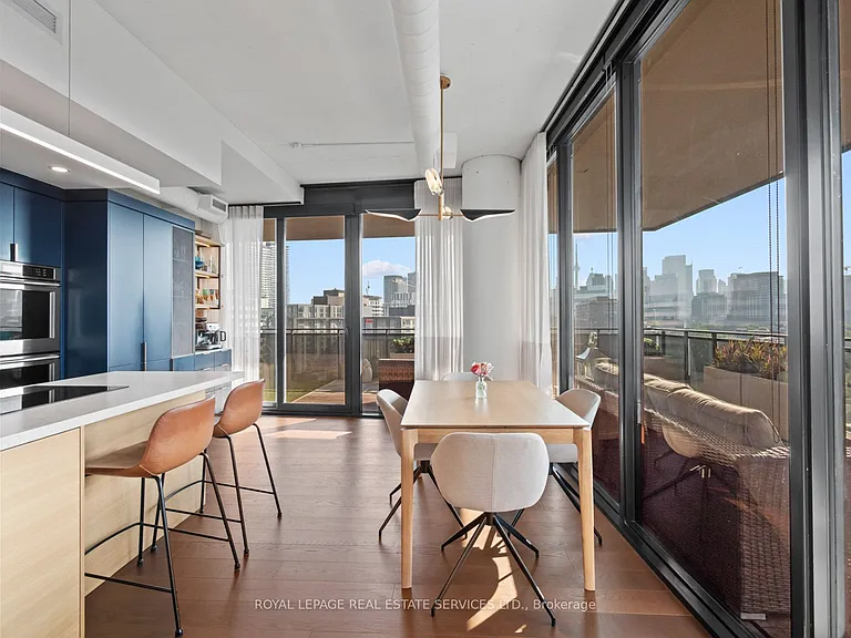 21 Lawren Harris Sq #904 — Photo 21