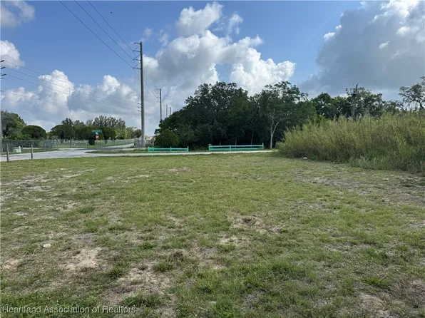 Weeping Willow Ave, Sebring, FL 33870