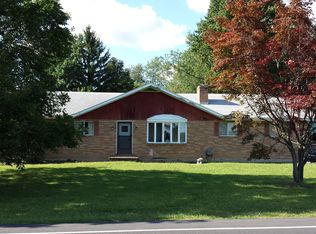 2566 Community Dr, Bath, PA 18014