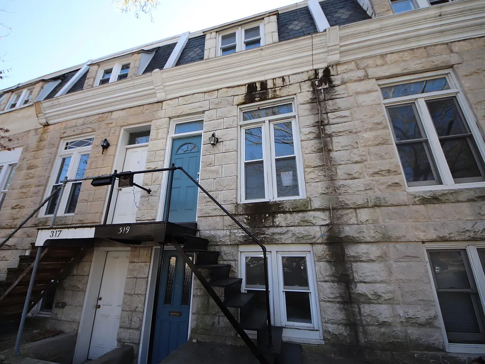319 W 30th St
