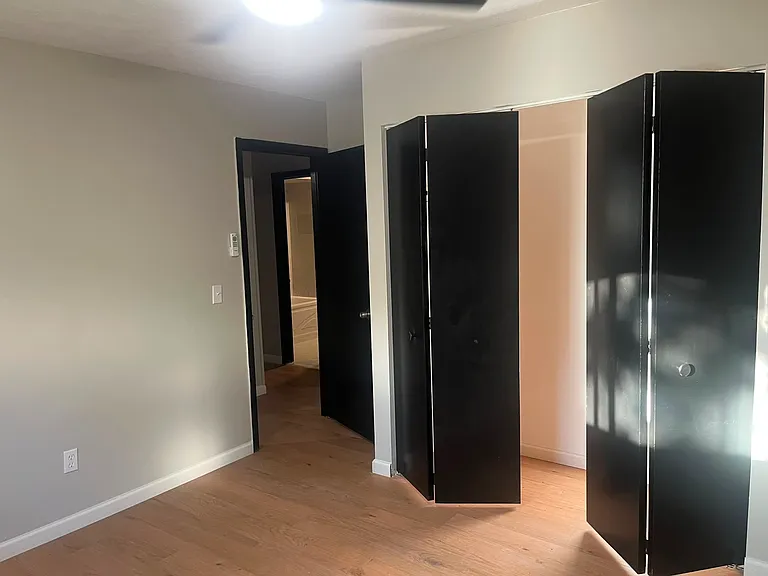 7004 Roe Blvd — Photo 8