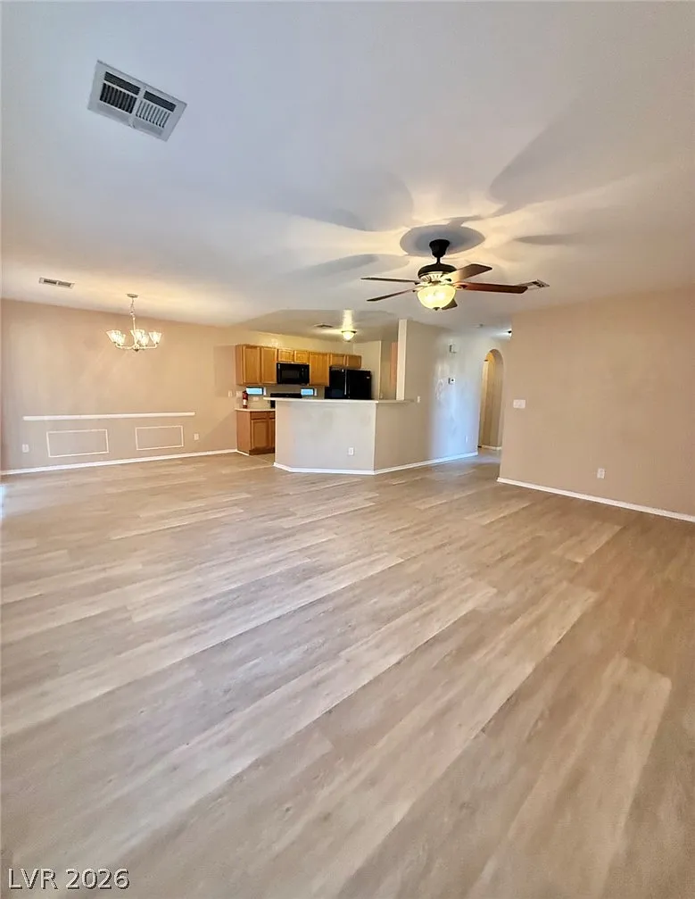 3 bed, 2.5 bath, 1462 sqft, $2,200 — Photo 2