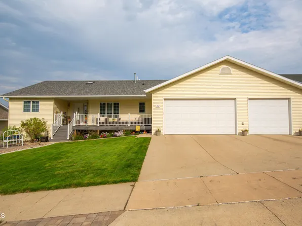 1712 14th Ave SE, Mandan, ND 58554