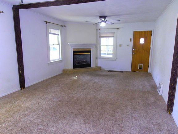 2nd image of 1336 E Fox St
