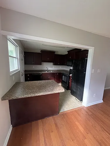 1147 Cornish St NE Photo 1