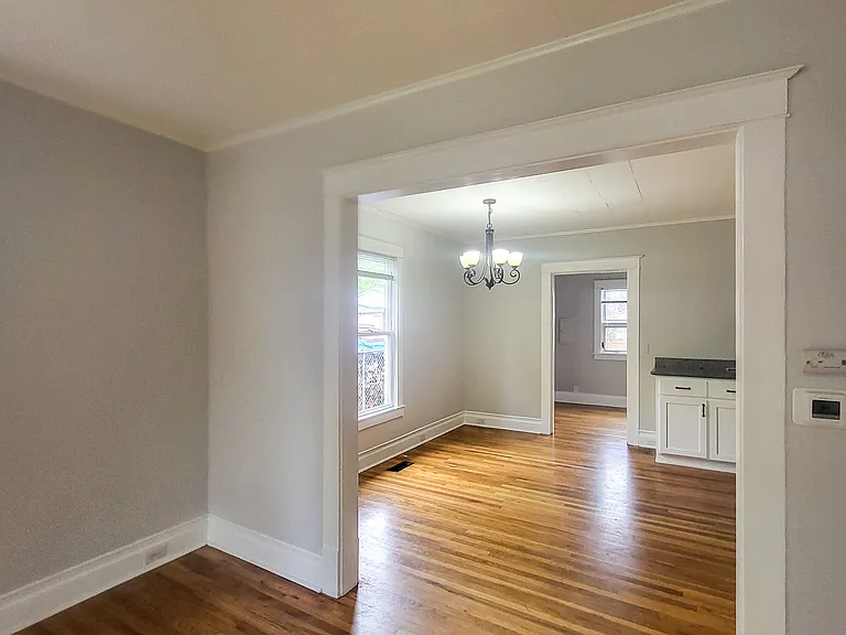944 Cottage St NE — Photo 4