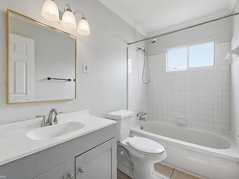 28311 Waverly St — Photo 13