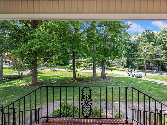 5th image of 2921 Burlwood Dr
