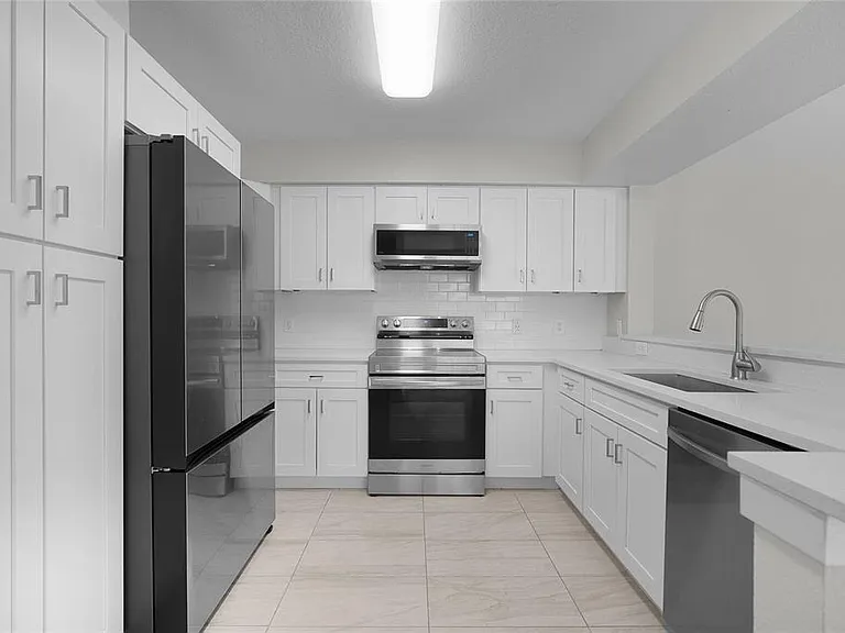 13929 Fairway Island Dr #818 — Photo 6