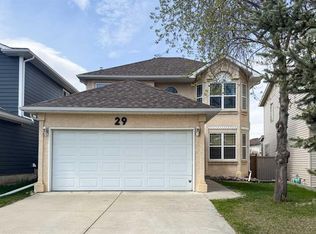 29 Harvest Glen Line NE, Calgary, AB T3K 4N1