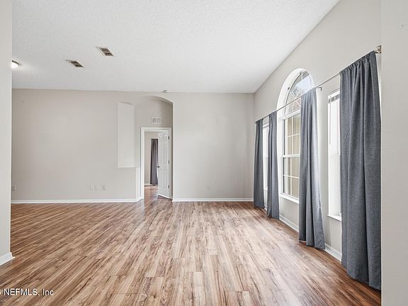 3rd image of 33 PHOENIX Lane