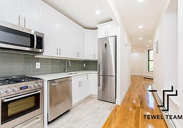 2nd image of 309 W 121st St #3BB