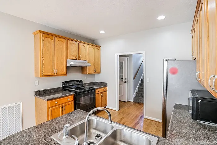 11300 Athena Dr — Photo 7