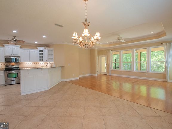 5th image of 228 Miller Dr