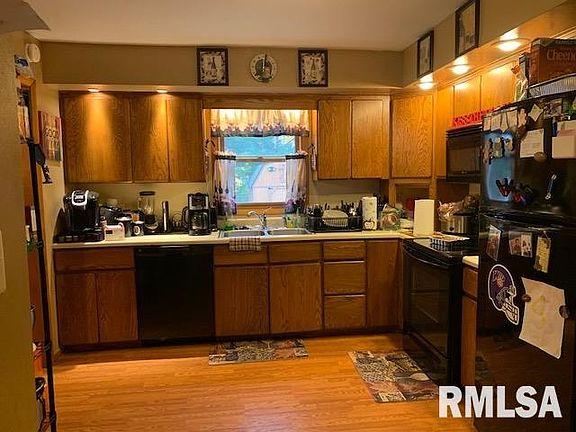 3rd image of 1133 Karenoaks Dr
