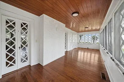 1326 Riverside Dr — Photo 7