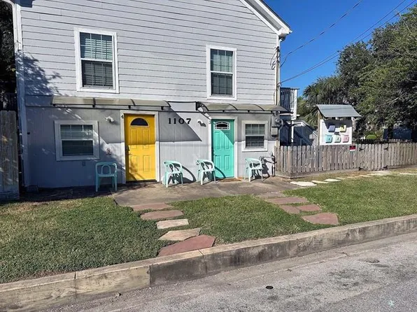 1107 13th St #2, Galveston, TX 77550