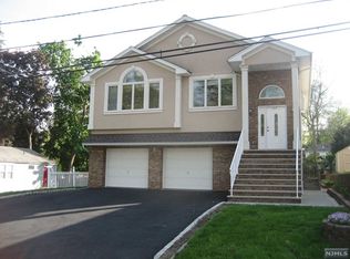 12 Mount Washington Dr, Clifton, NJ 07013