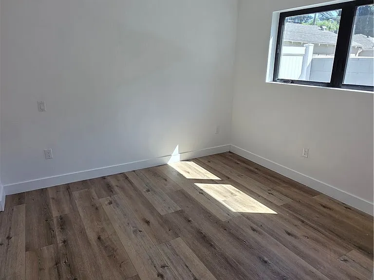 6130 Hazeltine Ave #3 — Photo 7