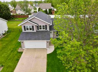 516 Deer Run Dr NE, Cedar Rapids, IA 52402