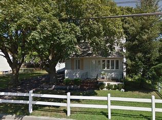 226 10th St, Bethpage, NY 11714