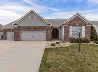 4812 Chestnut Grove Dr, Champaign, IL 61822
