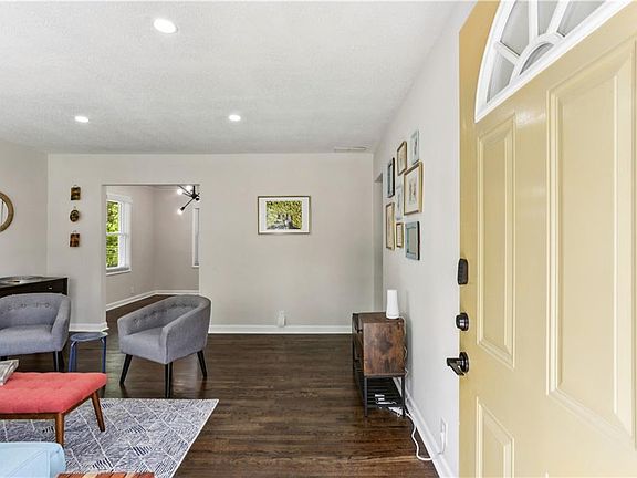 3rd image of 1767 Lynn Ln