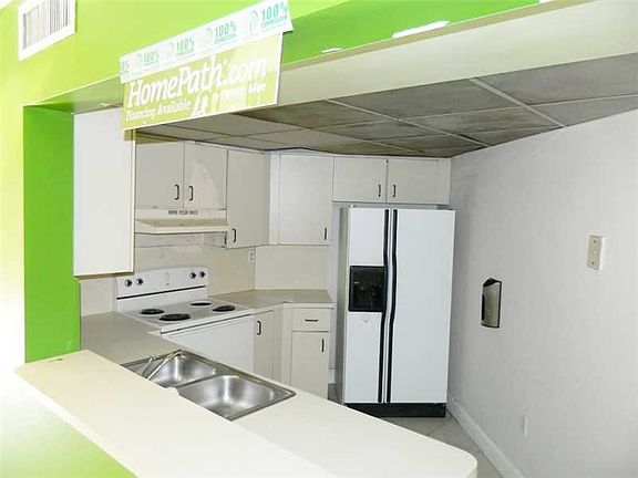 3rd image of 9725 Fontainebleau Blvd #A106