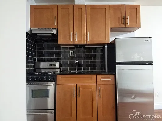 Rented by City Connections Realty | media 27