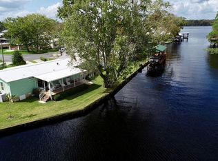 99 Happiness Dr, Welaka, FL 32193