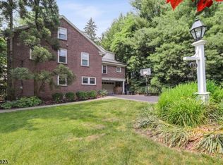 72 Clinton Ave, Millburn, NJ 07041