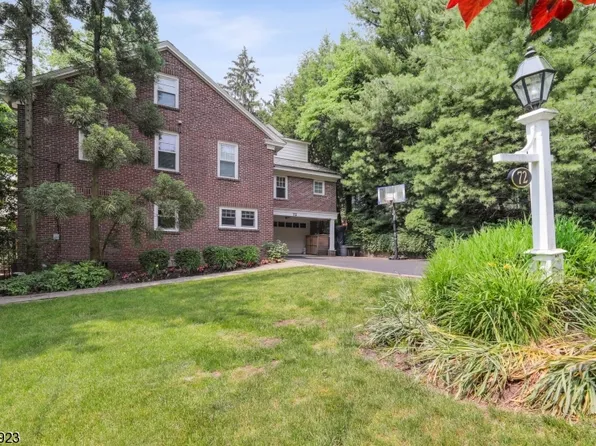 72 Clinton Ave, Millburn Twp., NJ 07041