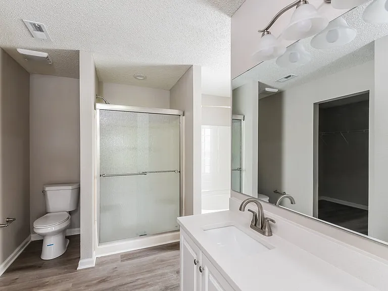 5978 N Rockingham Ln — Photo 11