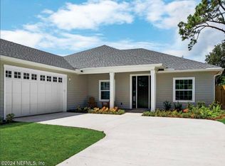 400 Oceanwood Dr, Neptune Beach, FL 32266