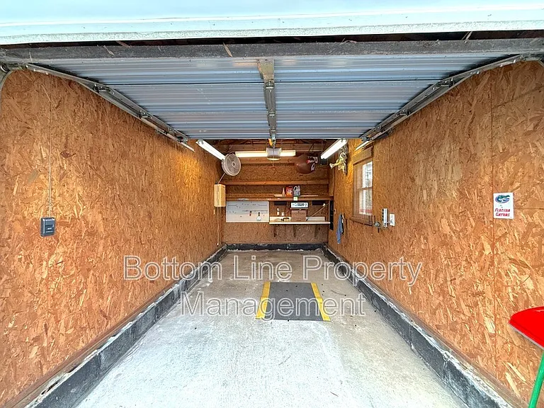 613 S York St — Photo 31