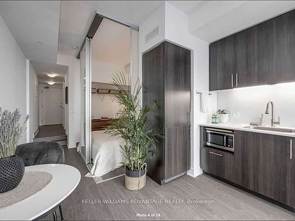 4th image of 508 Wellington St W #505