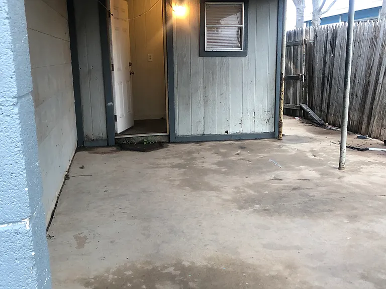 1109 Alameda Ave — Photo 4