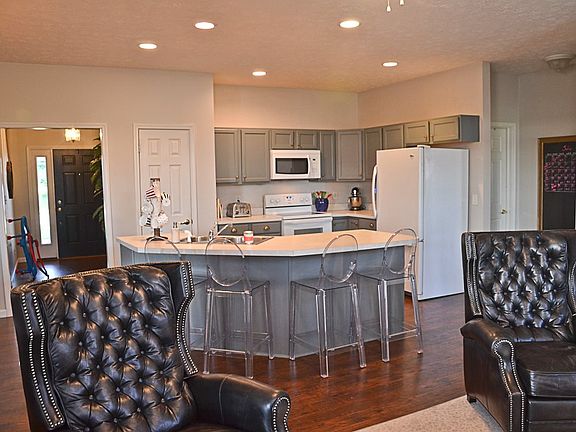 2nd image of 5455 Wilmington Cir