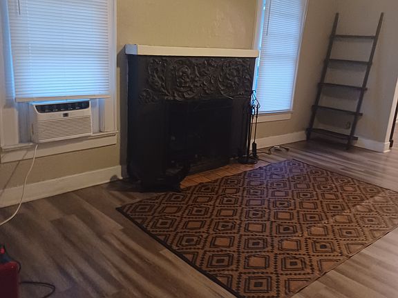 3rd image of 1479 E 15th St