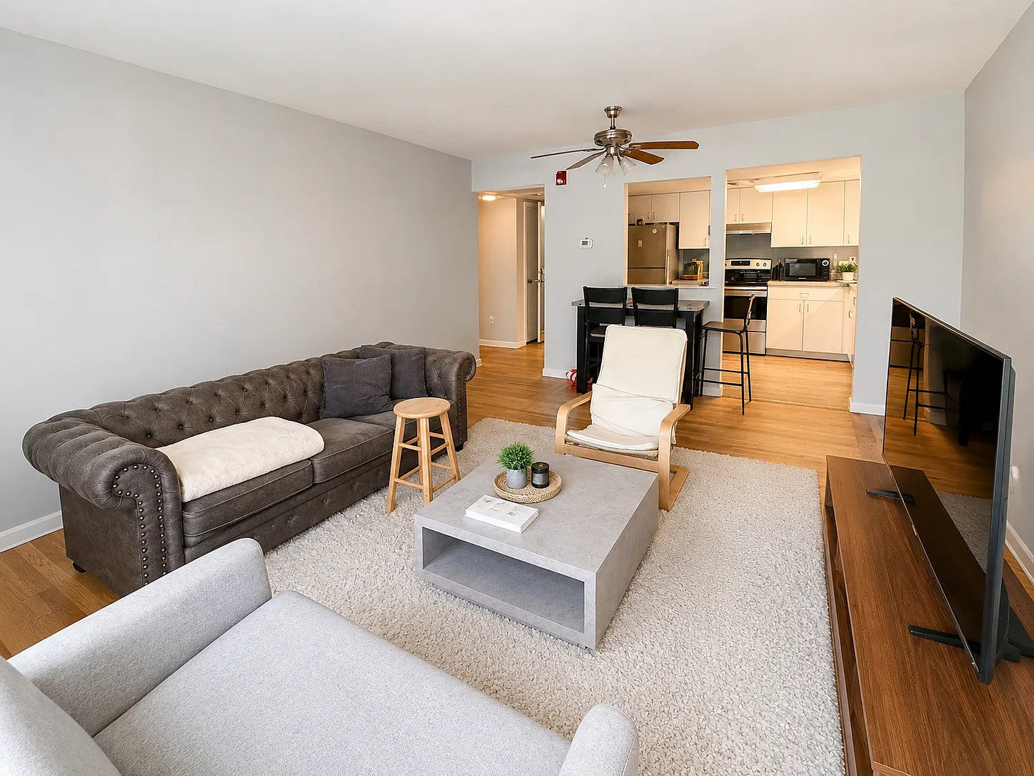 2 bed, 1000 sqft, $2,750 — Photo 2