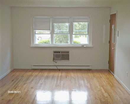 Website pics 2BR PRES- LR